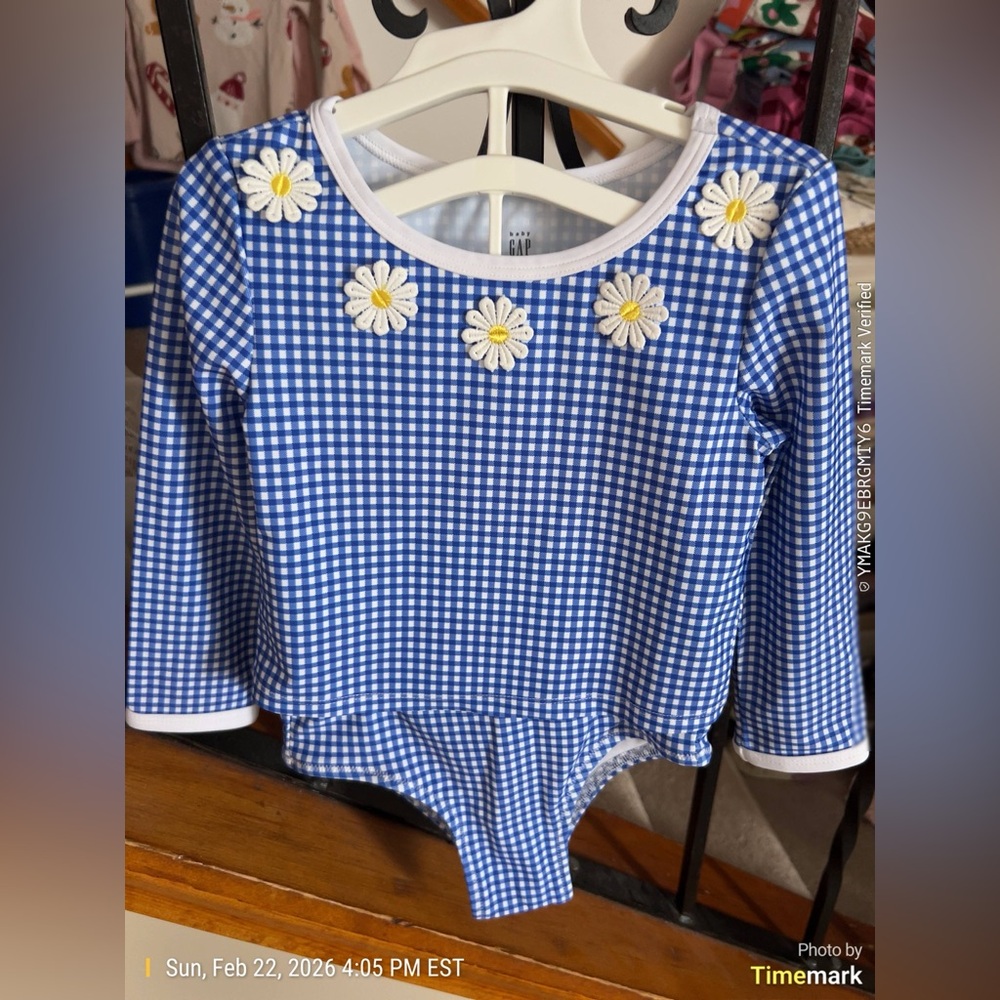 GAP Blue and White Gingham two piece Rash Guard with Daisy Details